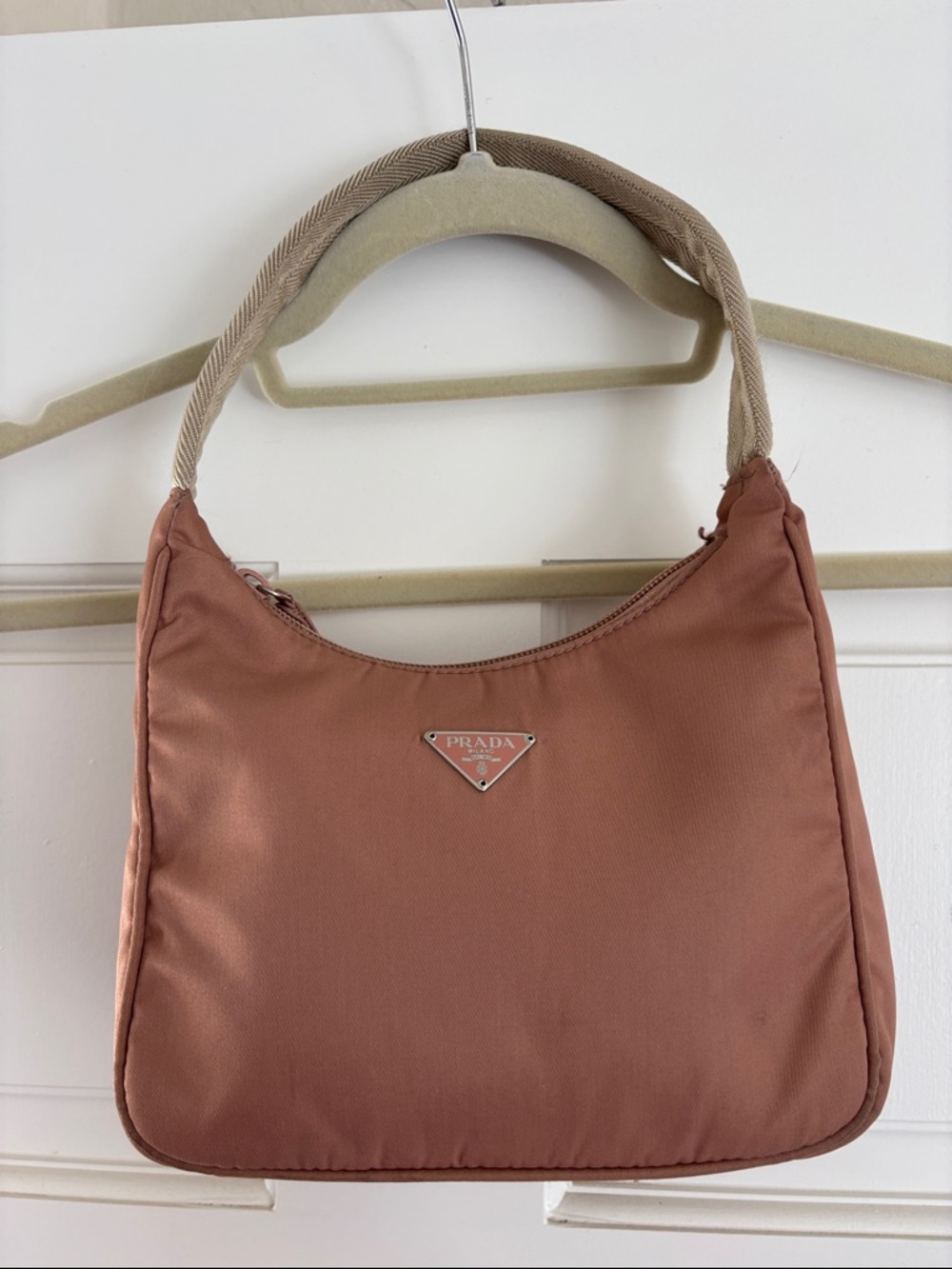 100% Authentic Prada Dusty Rose Nylon Shoulder Bag with Cream Strap - Picture 13 of 16